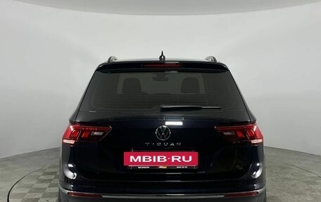 Volkswagen Tiguan II, 2021 год, 2 600 000 рублей, 6 фотография