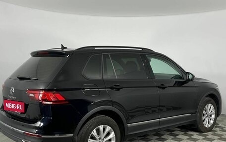 Volkswagen Tiguan II, 2021 год, 2 600 000 рублей, 5 фотография