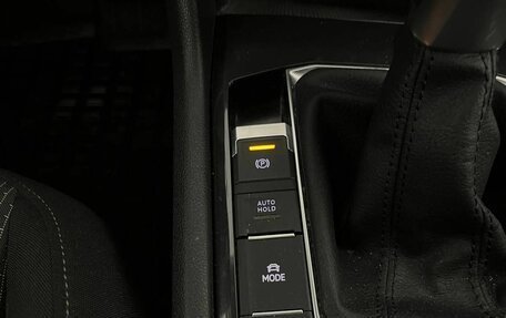 Volkswagen Tiguan II, 2021 год, 2 600 000 рублей, 18 фотография