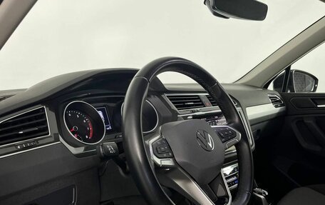 Volkswagen Tiguan II, 2021 год, 2 600 000 рублей, 24 фотография