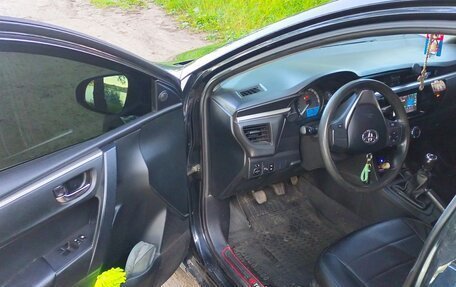 Toyota Corolla, 2013 год, 1 100 000 рублей, 5 фотография