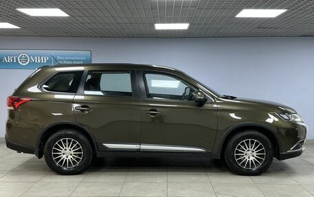 Mitsubishi Outlander III рестайлинг 3, 2015 год, 1 712 000 рублей, 4 фотография