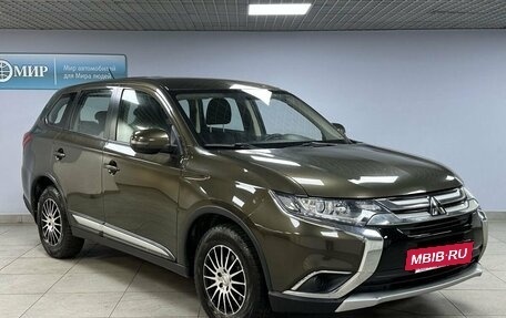 Mitsubishi Outlander III рестайлинг 3, 2015 год, 1 712 000 рублей, 3 фотография