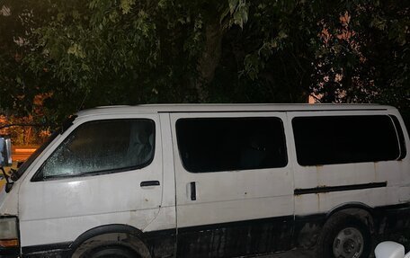 Toyota HiAce H100, 1999 год, 460 000 рублей, 3 фотография
