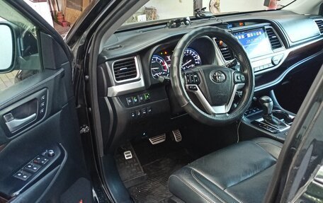 Toyota Highlander III, 2014 год, 3 350 000 рублей, 4 фотография