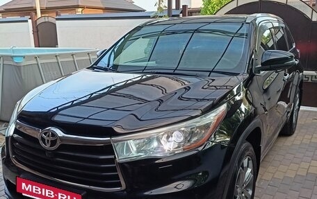 Toyota Highlander III, 2014 год, 3 350 000 рублей, 15 фотография