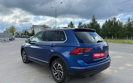 Volkswagen Tiguan II, 2018 год, 2 350 000 рублей, 2 фотография