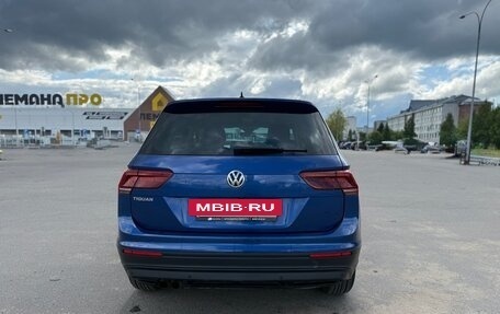 Volkswagen Tiguan II, 2018 год, 2 350 000 рублей, 3 фотография