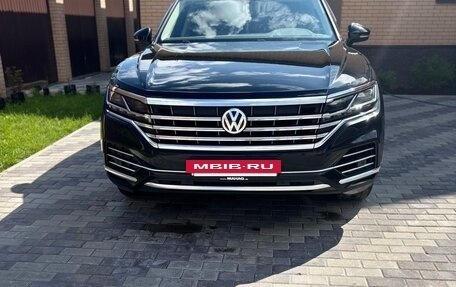 Volkswagen Touareg III, 2019 год, 5 400 000 рублей, 2 фотография