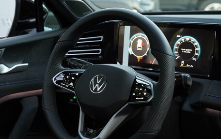 Volkswagen Tiguan, 2024 год, 4 680 000 рублей, 22 фотография