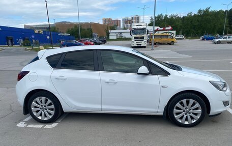 Opel Astra J, 2011 год, 650 000 рублей, 5 фотография