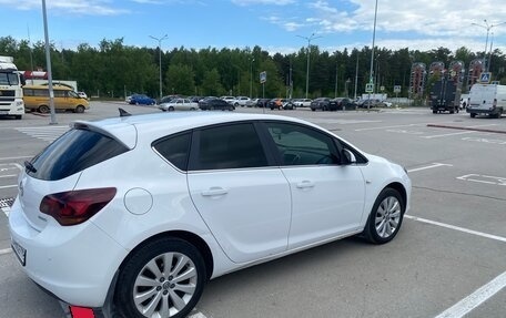 Opel Astra J, 2011 год, 650 000 рублей, 2 фотография