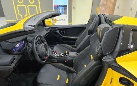 Lamborghini Huracán, 2022 год, 27 900 000 рублей, 6 фотография