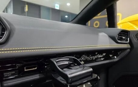 Lamborghini Huracán, 2022 год, 27 900 000 рублей, 10 фотография