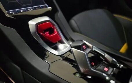 Lamborghini Huracán, 2022 год, 27 900 000 рублей, 12 фотография