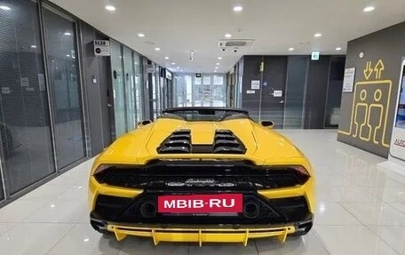 Lamborghini Huracán, 2022 год, 27 900 000 рублей, 4 фотография