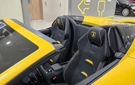 Lamborghini Huracán, 2022 год, 27 900 000 рублей, 14 фотография