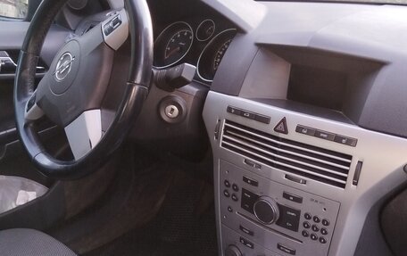 Opel Astra H, 2011 год, 750 000 рублей, 4 фотография