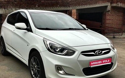 Hyundai Solaris II рестайлинг, 2011 год, 820 000 рублей, 1 фотография