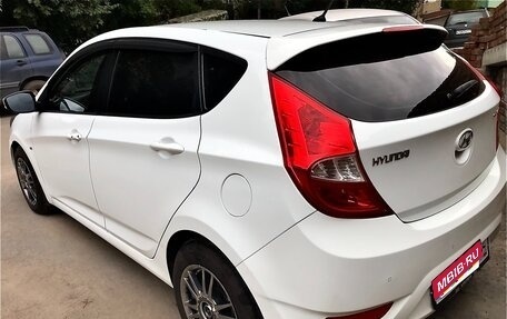 Hyundai Solaris II рестайлинг, 2011 год, 820 000 рублей, 3 фотография