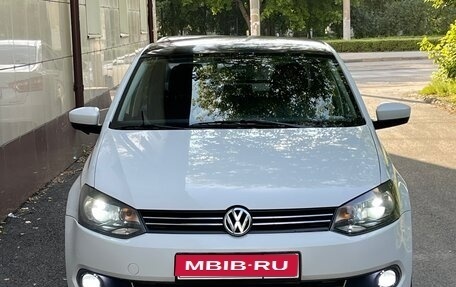 Volkswagen Polo VI (EU Market), 2014 год, 1 050 000 рублей, 1 фотография
