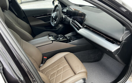 BMW 5 серия, 2024 год, 7 950 000 рублей, 13 фотография
