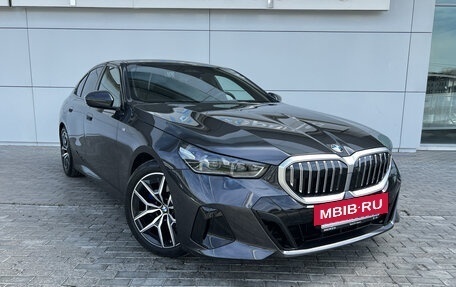 BMW 5 серия, 2024 год, 7 950 000 рублей, 3 фотография
