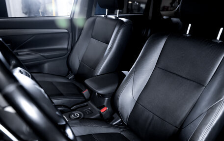 Mitsubishi Outlander III рестайлинг 3, 2012 год, 1 650 000 рублей, 19 фотография