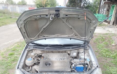 Volkswagen Polo IV рестайлинг, 2005 год, 310 000 рублей, 11 фотография