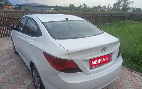 Hyundai Solaris II рестайлинг, 2012 год, 450 000 рублей, 3 фотография