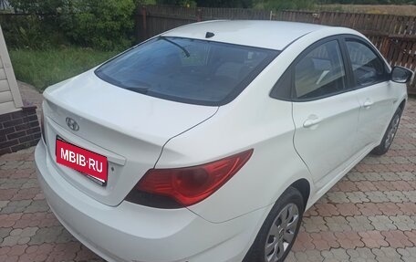 Hyundai Solaris II рестайлинг, 2012 год, 450 000 рублей, 4 фотография
