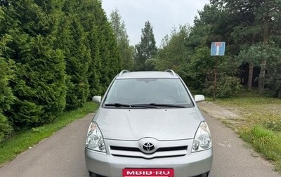 Toyota Corolla Verso I, 2006 год, 830 000 рублей, 1 фотография