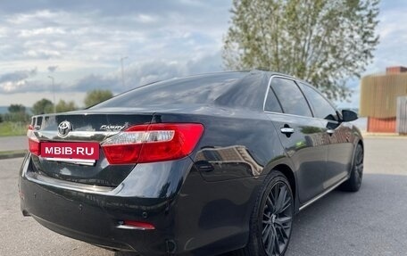 Toyota Camry, 2013 год, 1 835 000 рублей, 10 фотография