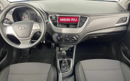 Hyundai Solaris II рестайлинг, 2017 год, 1 050 000 рублей, 14 фотография