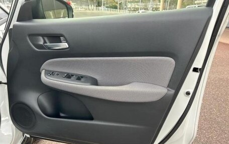 Honda Fit, 2021 год, 976 000 рублей, 10 фотография