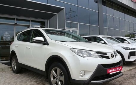 Toyota RAV4, 2015 год, 1 690 000 рублей, 3 фотография