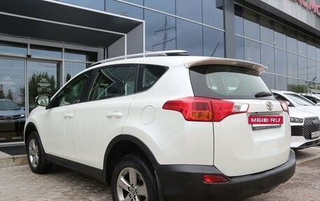 Toyota RAV4, 2015 год, 1 690 000 рублей, 4 фотография