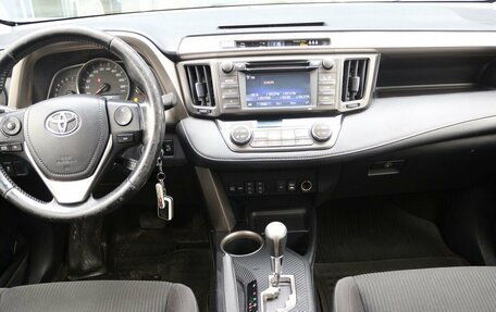 Toyota RAV4, 2015 год, 1 690 000 рублей, 13 фотография