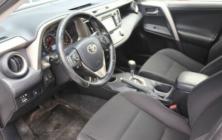 Toyota RAV4, 2015 год, 1 690 000 рублей, 14 фотография