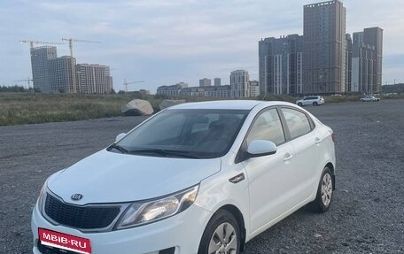 KIA Rio III рестайлинг, 2013 год, 880 000 рублей, 1 фотография