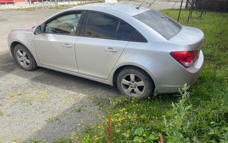 Chevrolet Cruze II, 2011 год, 850 000 рублей, 3 фотография