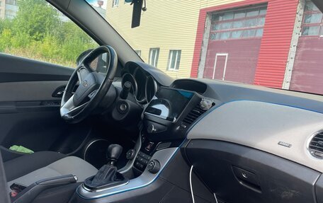 Chevrolet Cruze II, 2011 год, 850 000 рублей, 9 фотография