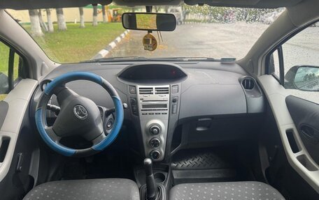 Toyota Yaris III рестайлинг, 2007 год, 420 000 рублей, 3 фотография