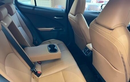 Lexus UX I, 2022 год, 2 340 000 рублей, 16 фотография