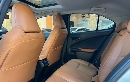 Lexus UX I, 2022 год, 2 340 000 рублей, 15 фотография