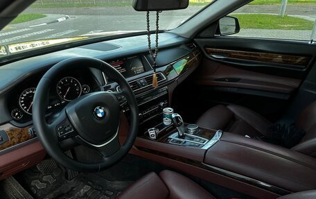 BMW 7 серия, 2014 год, 2 080 000 рублей, 14 фотография