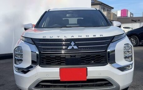 Mitsubishi Outlander, 2022 год, 2 433 000 рублей, 2 фотография