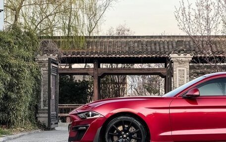 Ford Mustang VI рестайлинг, 2022 год, 2 780 000 рублей, 5 фотография