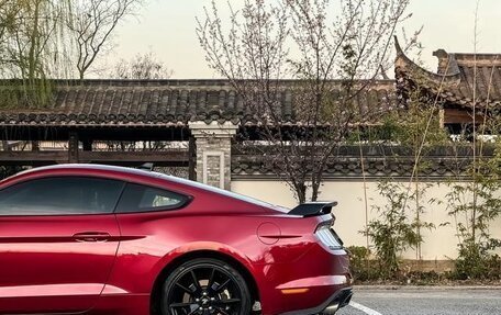 Ford Mustang VI рестайлинг, 2022 год, 2 780 000 рублей, 6 фотография