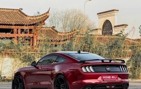 Ford Mustang VI рестайлинг, 2022 год, 2 780 000 рублей, 4 фотография